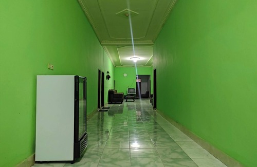 Ternate Hotel | OYO 92892 Aini Homestay