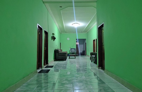 Ternate Hotel | OYO 92892 Aini Homestay