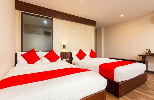 Hang Buom Hotel | OYO 930 Thang Long Hotel