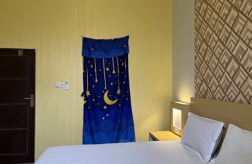 Makassar Hotel | OYO 93052 Batodupi Guesthouse Syariah Near Buttu Kasambi
