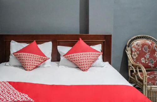 Waena Hotel | OYO 93117 Penginapan Tiga Dara