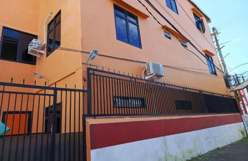 Kendari Hotel | OYO 93664 Homestay Purirano