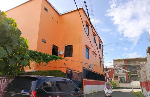 Kendari Hotel | OYO 93664 Homestay Purirano