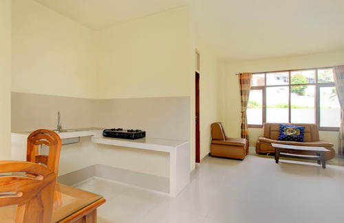 Cisarua Hotel | OYO 94582 Villa Beringin Puncak