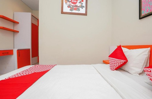 Surabaya Hotel | OYO flagship 748 Comfitel Tenggilis