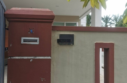 Serom House | OYO Homes 90524 Dj Pegaso Serom Homestay