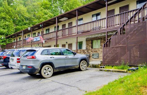 Chapmanville Hotel | OYO Hotel Chapmanville Inn, WV - Hwy 119