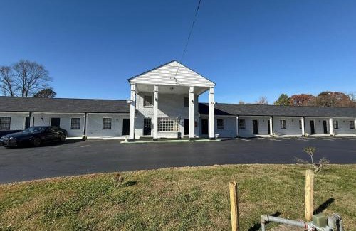 Danville Hotel | OYO Hotel Economy Inn US-29 Danville