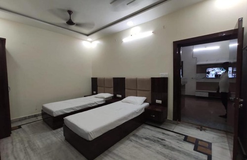 Bulandshahr Hotel | OYO Hotel Green Star