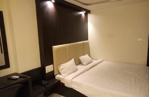 Bulandshahr Hotel | OYO Hotel Green Star