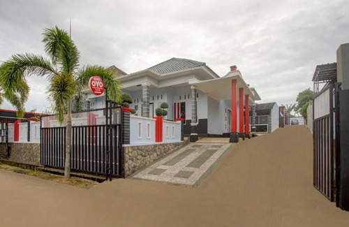 Rajabasa Hotel | OYO Life 3982 Azka Homestay Syariah
