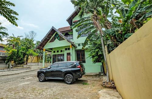 West Semarang Hotel | OYO Life 91682 Homestay Sriti