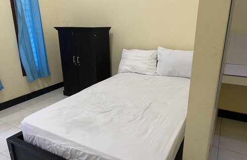 Kecamatan Janapria Hotel | OYO Life 93258 Kos Sahabat