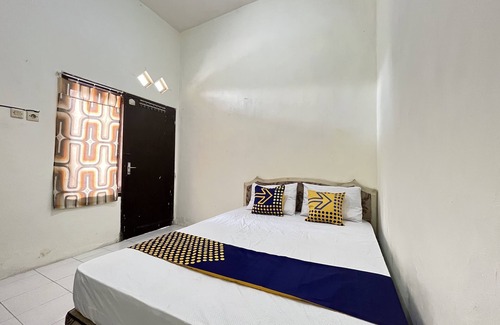 Malang Hotel | OYO Life 93398 Sudimoro Guest House Syariah