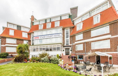 Hythe Hotel | OYO Stade Court Hotel