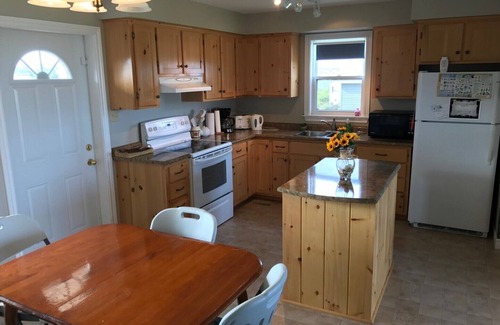 Darnley House | Oysterbay Cottage - Fun, Beach and Food! License number 2100974