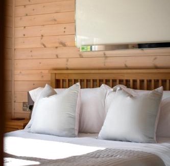 West Tanfield Ski Chalet | Oystercatcher Lodge Riverdale