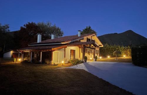 Gautegiz Arteaga House | Ozollo Bekoa - Casa con piscina en el corazón de Urdaibai.