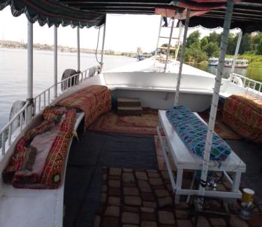 Aswan Boat Rental | Ozzy Tourism