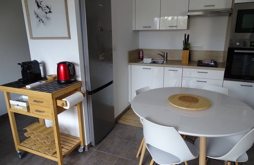 Tourbes House | Pézénas, very nice garden apartment, 4 people max, swimming pool, shops