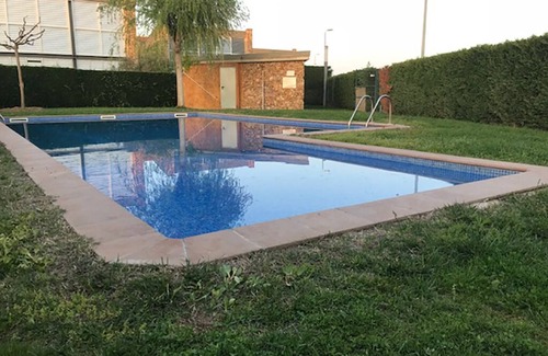 Albons House | Paceful single design house with pool and garden 5min far to beaches.