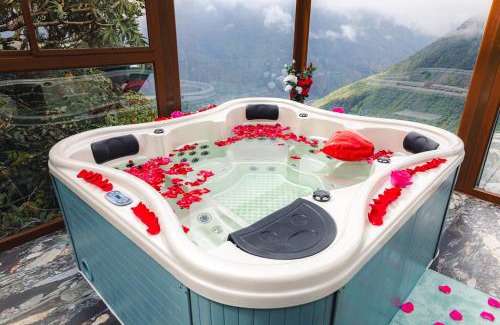 Banos de Agua Santa Hotel | Pachamama Ecolodge Baños de Agua Santa - Ecuador
