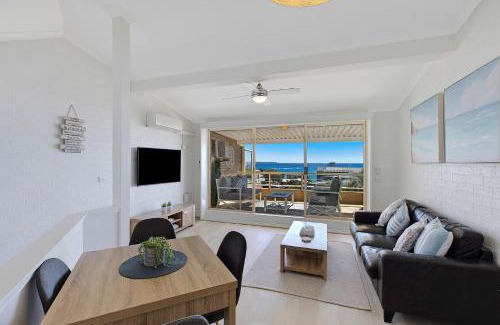 Blue Bay Apartment | Pacific Breeze 11