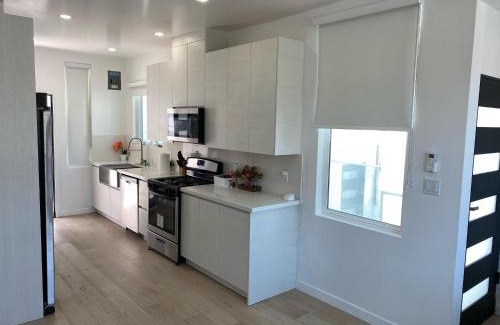 Santa Monica Canyon Apartment | Pacific Coast Suites - Oceanfront Living