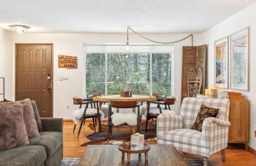 Packwood House | PackShack - Cozy Ski Cabin Mins from White Pass home