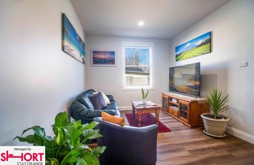 Orange Apartment | Paddington Villa 2 - wi-fi, Netflix