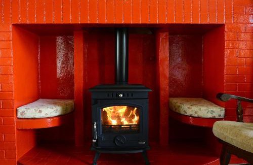 Inverin House | Paddy Staffs Cottage