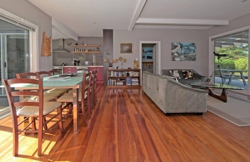 Tryphena House | Pah Bungalow, Tryphenia
