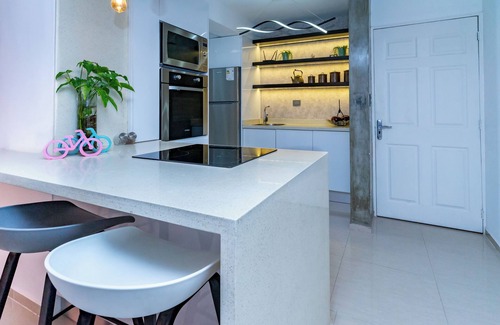 Lecheria Apartment | Paisaje relajante en una ubicacion provilegiada.Suministro de agua confiable.