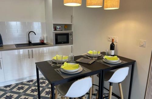 Tulle Apartment | Paisible Eden standing Terrasse - Magnifique Vue - Esprit nature en pleine ville