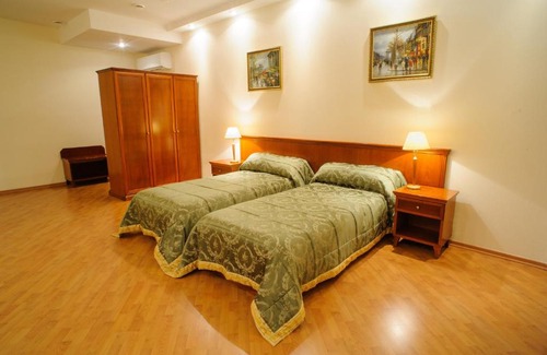 Nizhnyaya Maksakovka Hotel | Palace Hotel