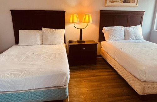 Newport News Hotel | Palace Inn & Suites - Newport News/Jefferson Ave