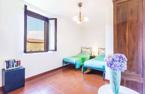 Torre Pallavicina House | Palazzo Barbò (historical medieval palace) relax outdoors, great for vacation or work