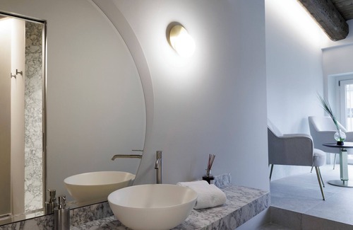 Roman Quarter Hotel | Palazzo Bellezia Luxury Suites & Spa