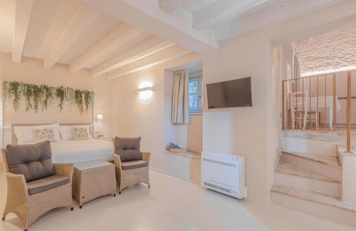 Gargagnago di Valpolicella House | Palazzo Montanari Art & Wine Luxury Apartments