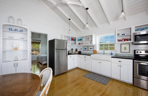 Gregory Town Cottage | Palm Bluff 2 Bedroom Cottage