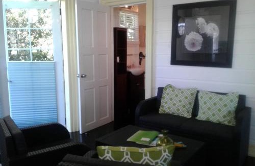 Bois d'Orange Cabin | Palm Cottage