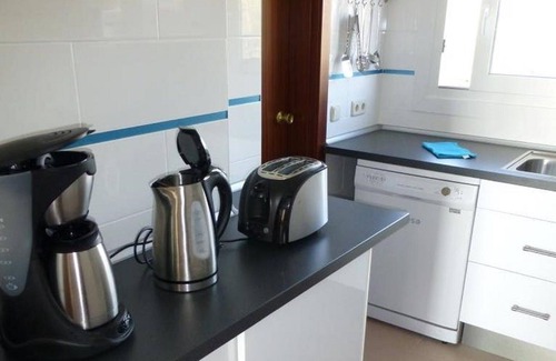 Sant Andreu de Llavaneres Apartment | Palm Garden, beautiful Sea view, cozy Apt, direct train @ Barcelona's door