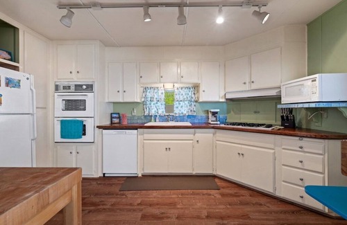 Uptown Design District House | Palm Spring Mid-Century Home!