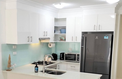 Kiama Apartment | Palm Terrace Kiama-Alfresco dine on huge terrace.nWalk to cafes, bars and shops.