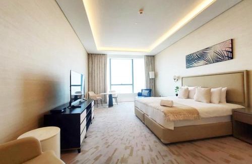 Palm Jumeirah Apartment | Palm Tower where Luxury & View meet in one place