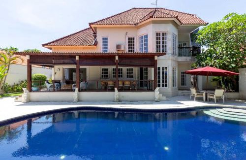 Sanur Villa | Palm Villa A Paradise for Families and Friends in Sanur
