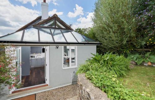 Axminster House | Palmers Cottage