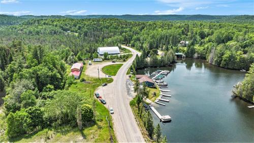 North Frontenac Hotel | Palmerston Lake Motel