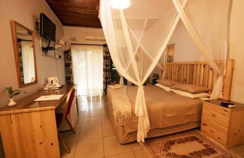 Lusaka Cabin | Palmwood Lodge