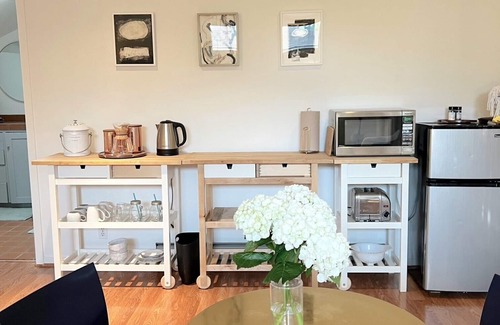 Midtown Cottage | Palo Alto Cottage: Privacy, Comfort & Convenience